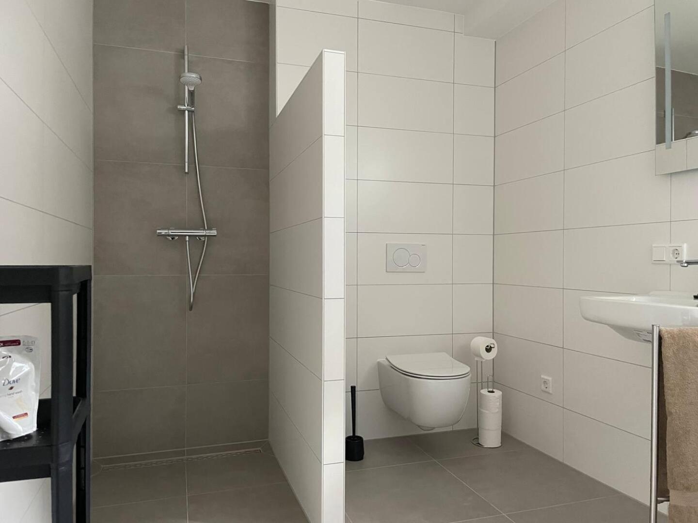 New Apartment In City Centre Large Оирсхот Экстерьер фото