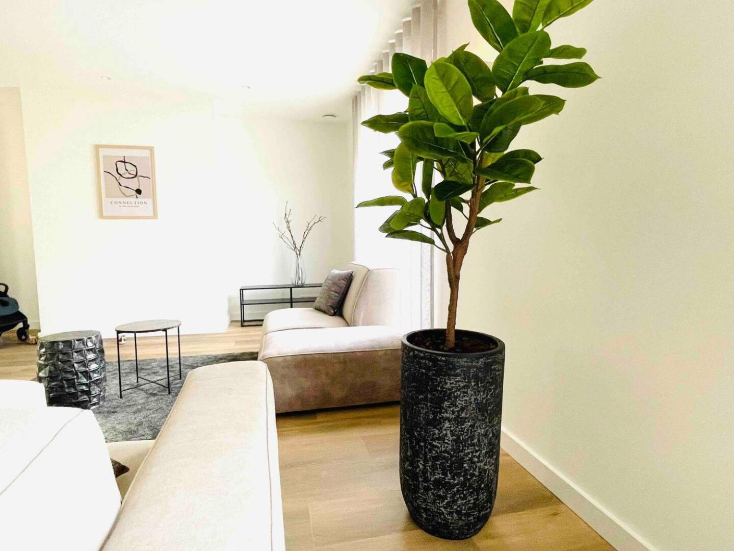 New Apartment In City Centre Large Оирсхот Экстерьер фото